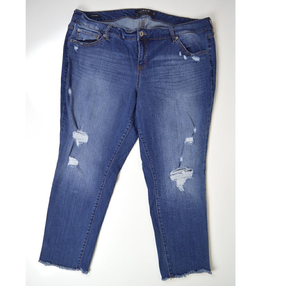 Torrid Boyfriend Distressed Jeans 20